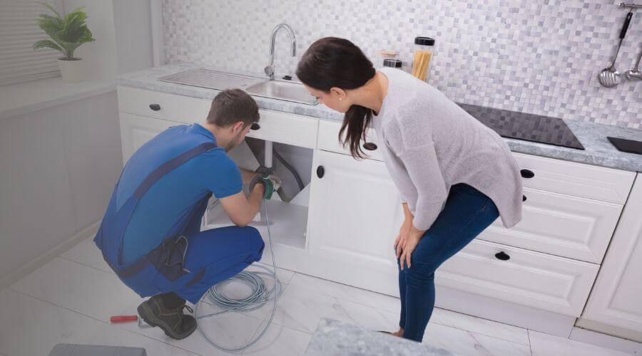 Expert burst pipe repair services in Bell, FL
